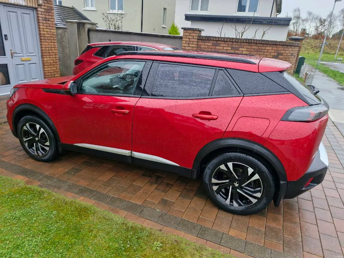 Peogeot E2008 - Image 2