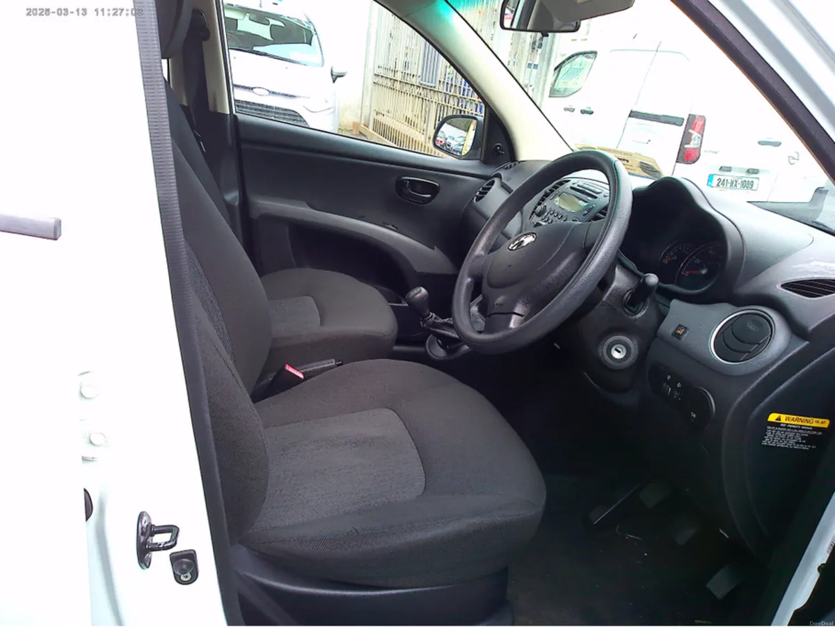 Hyundai i10 1.2 CLASSIC 85BHP 5DR - Image 2