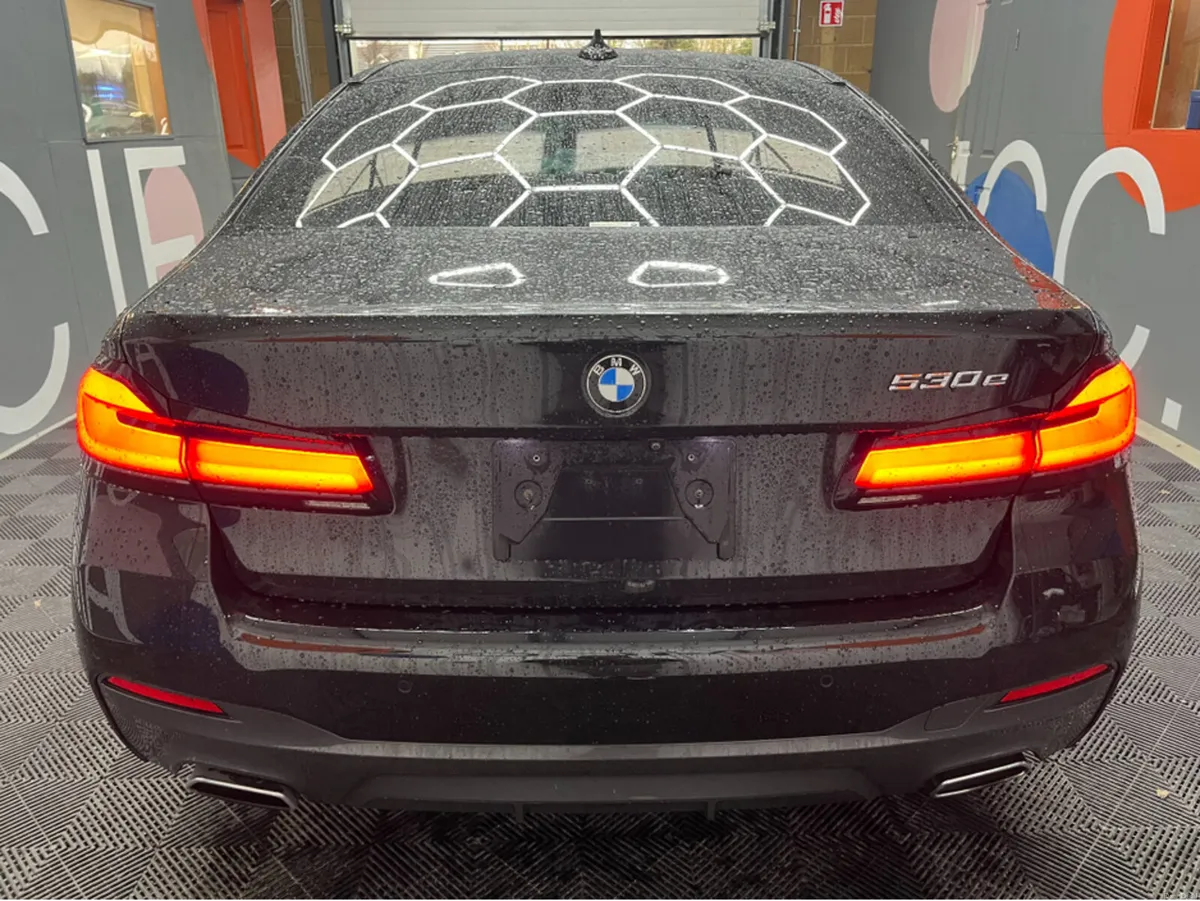 BMW 5-Series 2020 BMW 523E M-SPORT EDITION JOY+ 2. - Image 3