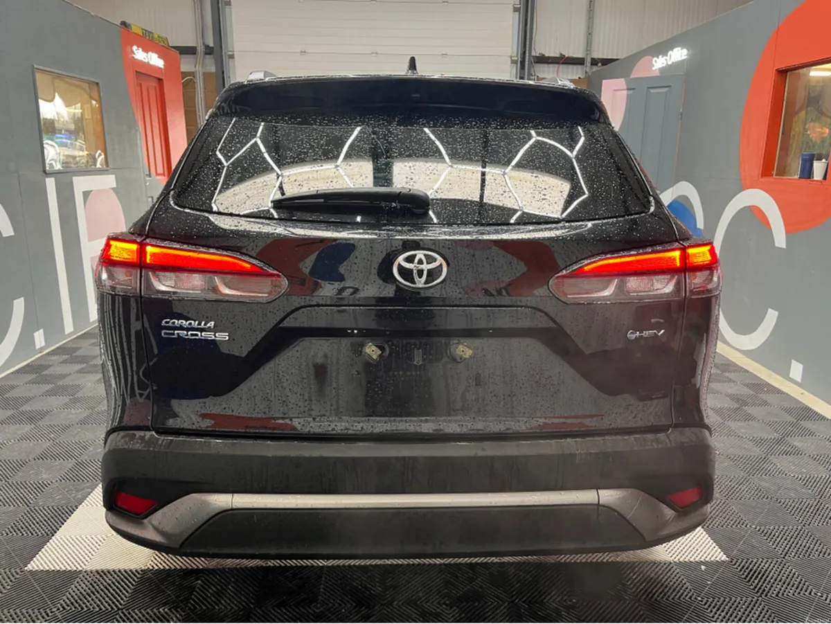 Toyota Corolla 2024 TOYOTA COROLLA CROSS HYBRID Z - Image 3