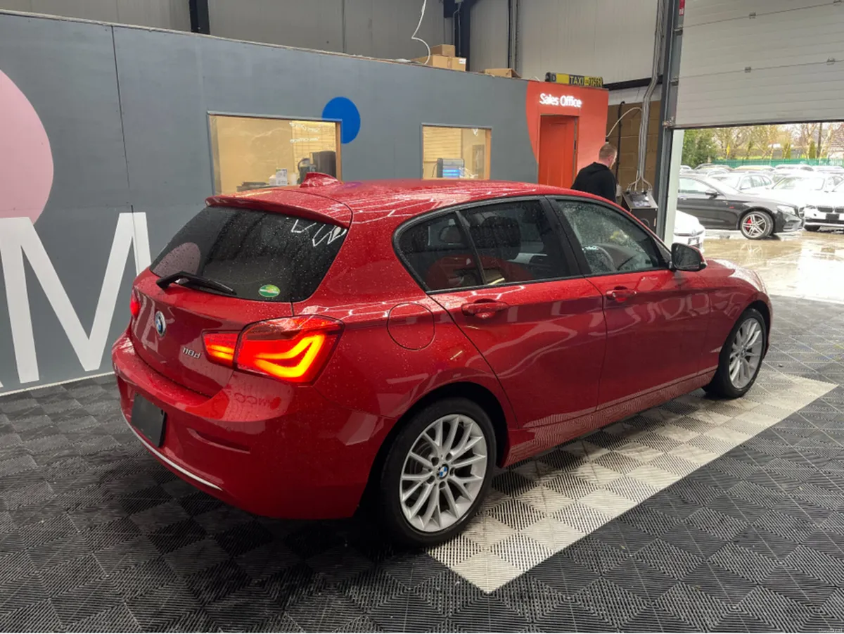 BMW 1-Series 2018 BMW 118D FASHIONISTA 2.0 AUTOMAT - Image 2