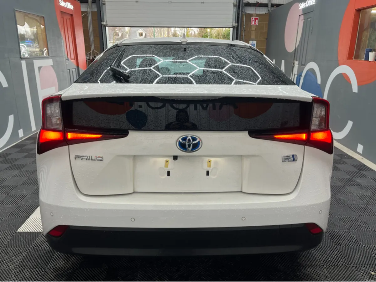 Toyota Prius 2022 TOYOTA PRIUS S 1.8 AUTOMATIC / C - Image 3