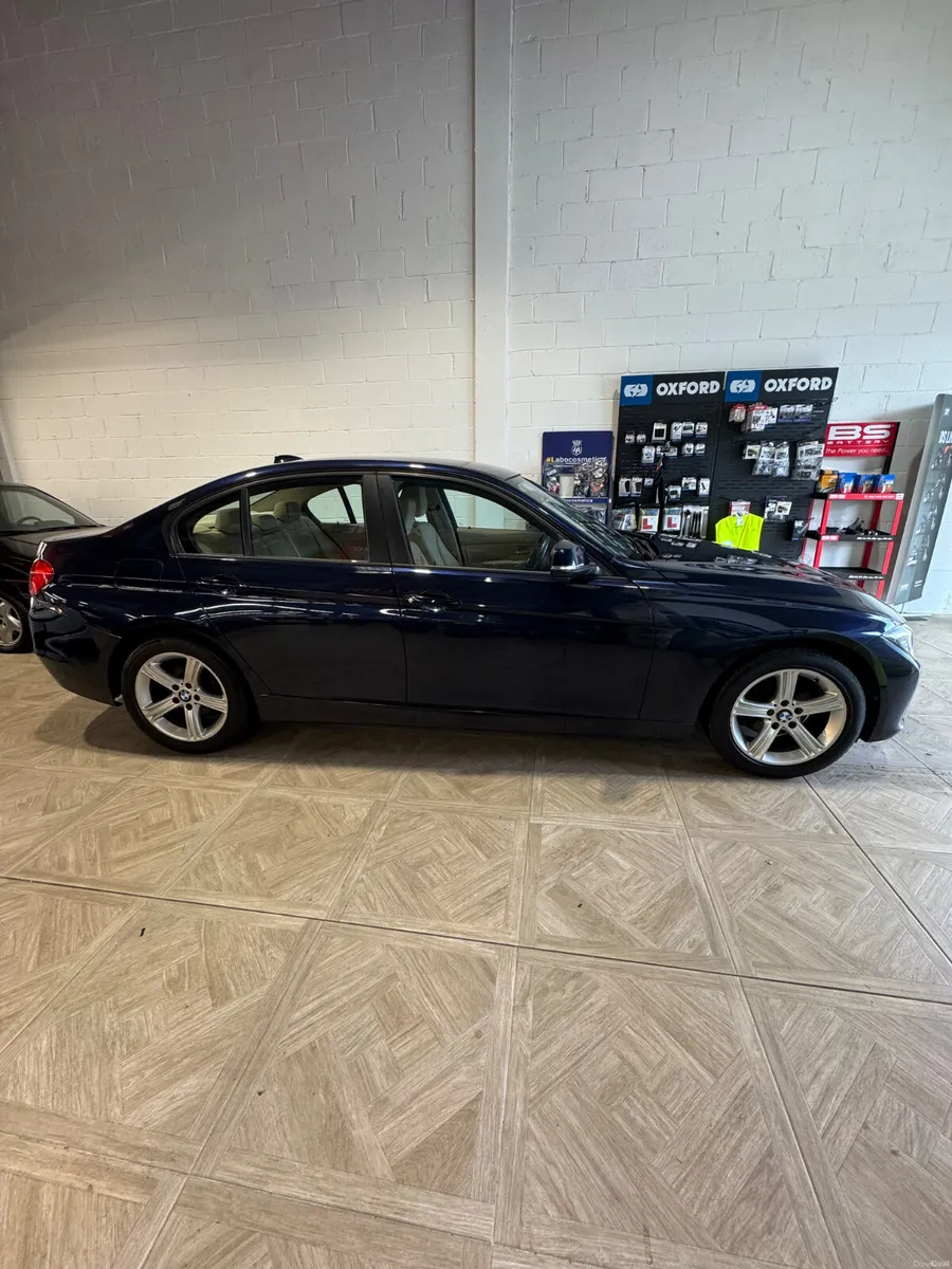 BMW 3-Series 2014 - stunning - Image 3