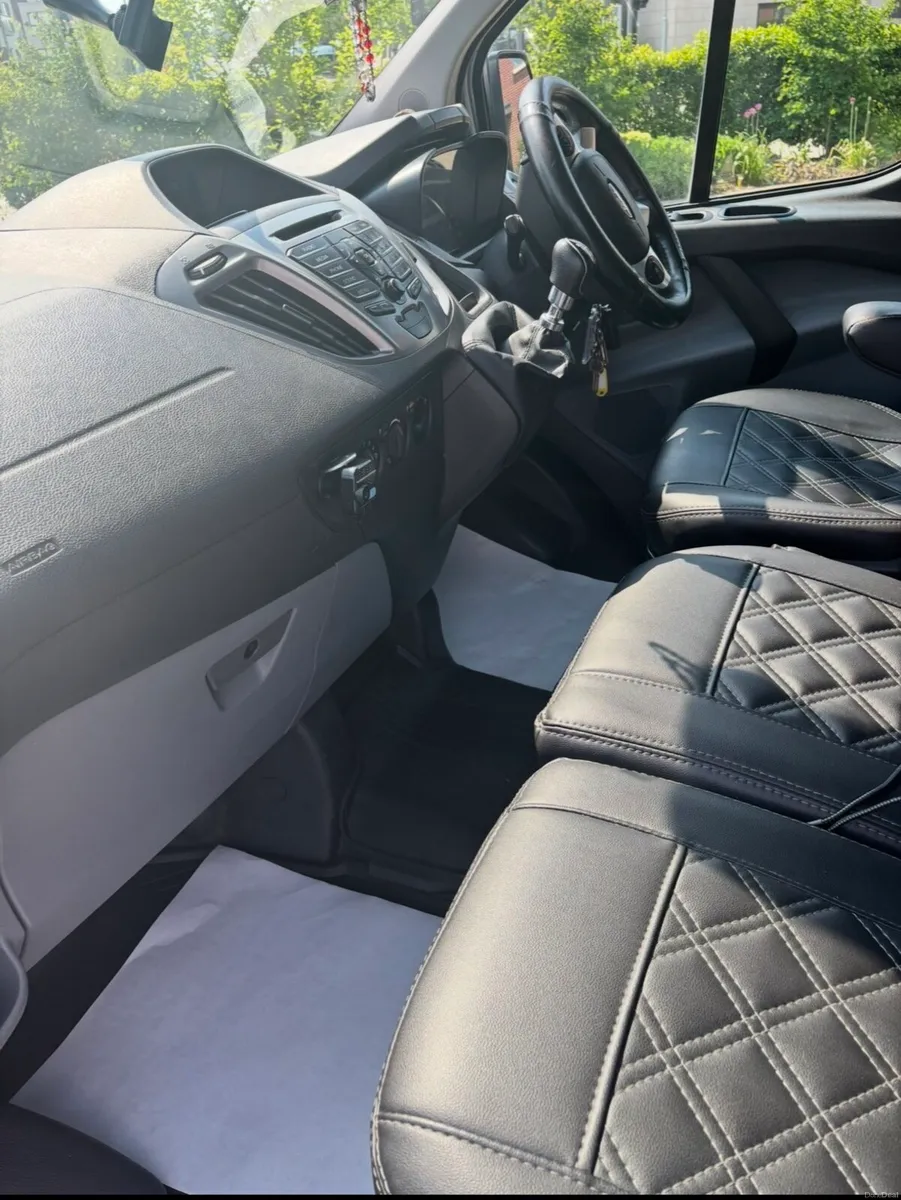 Ford Transit Custom wav 9 seat wheelchair taxi - Image 4