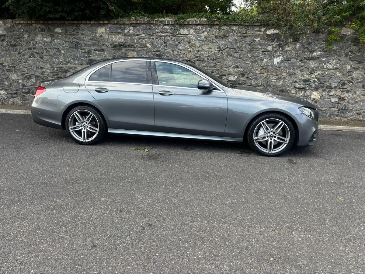 Mercedes-Benz E-Class 2018 E220 D AMG LINE AUTO - Image 2