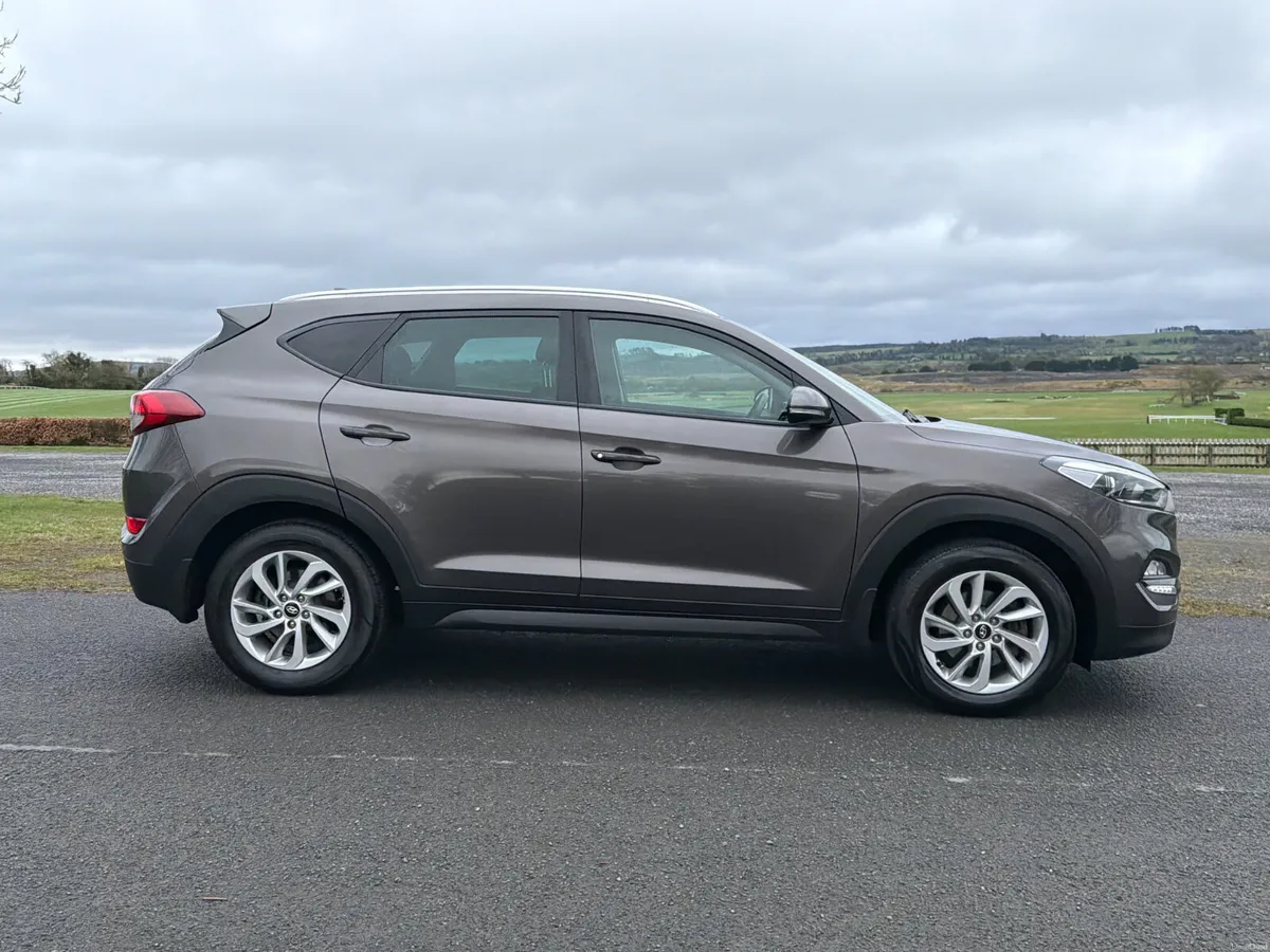 Hyundai Tucson 2018 EXECUTIVE SE - Image 3