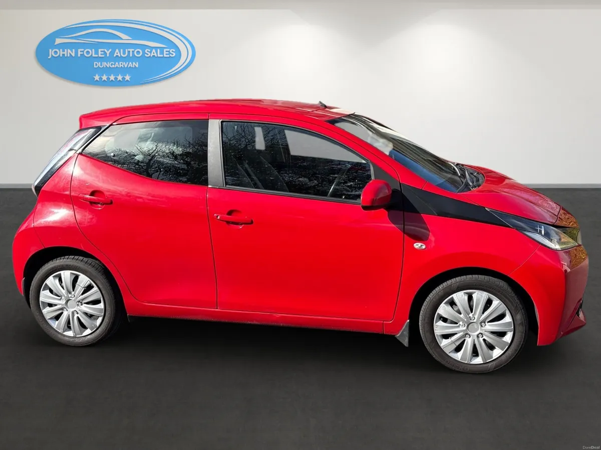 172 -Toyota Aygo-X-Play 1.0 5 door - Image 4