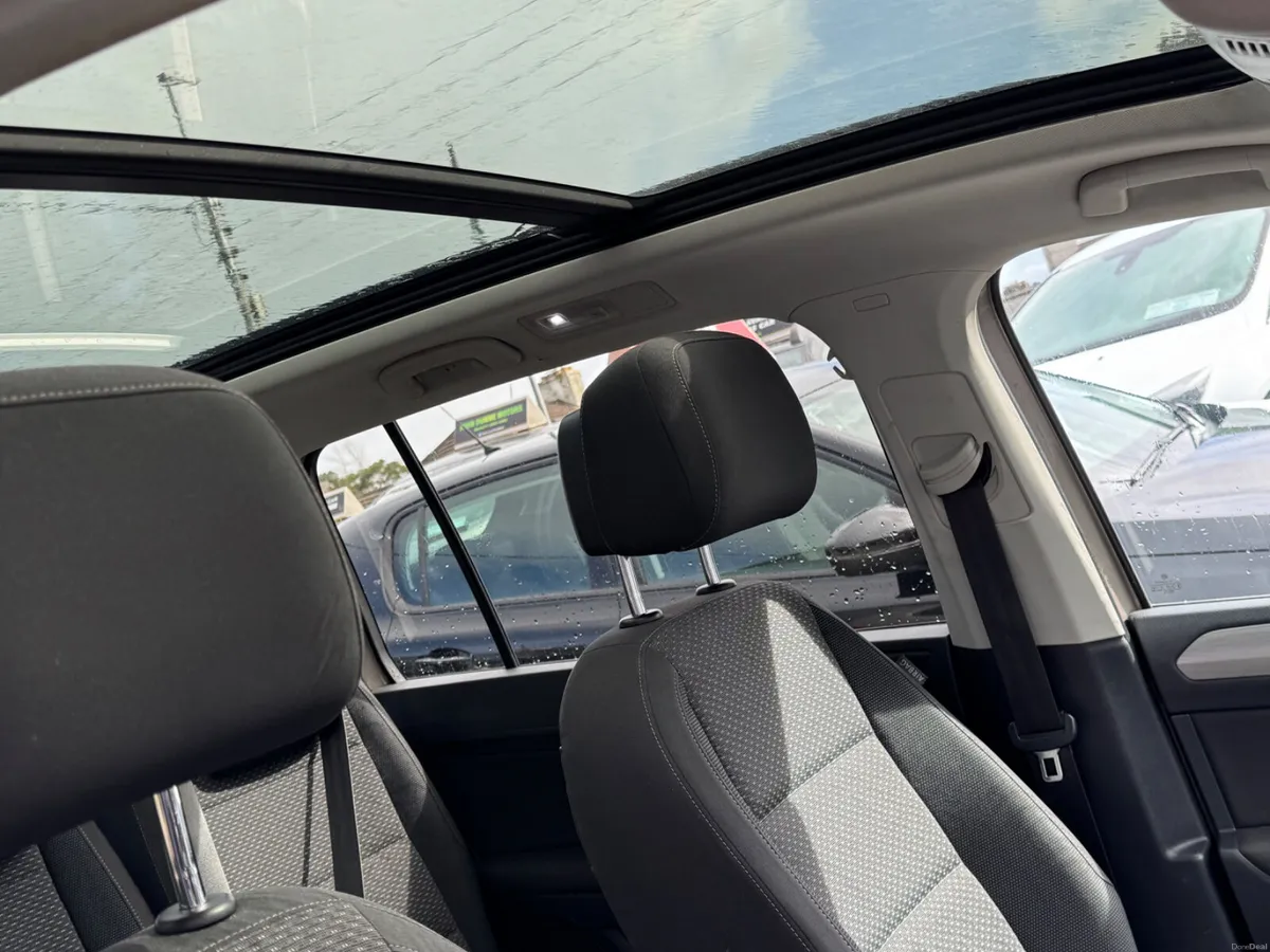 Volkswagen Touran  7 seater - Image 4