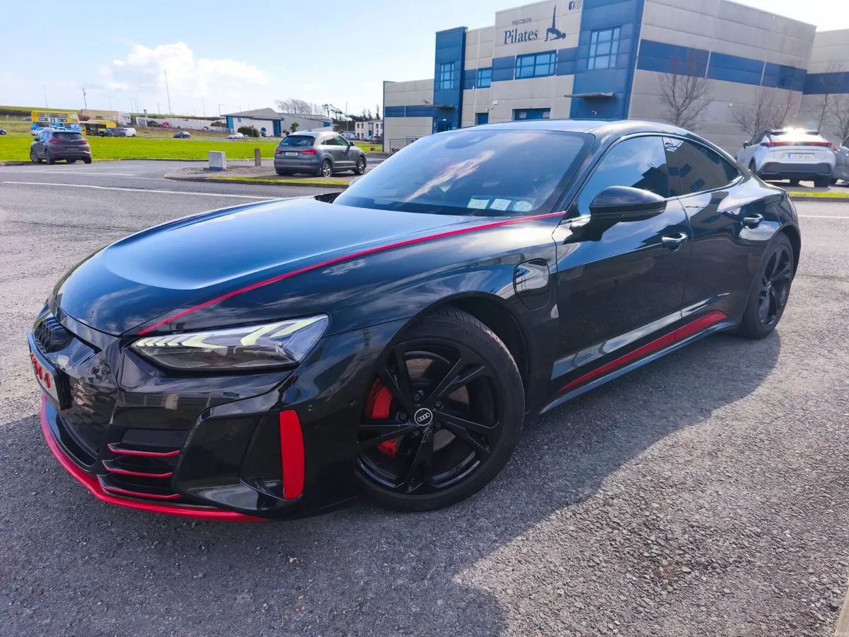 Audi e-tron GT 522HP QUATTRO *PAN ROOF* - Image 6
