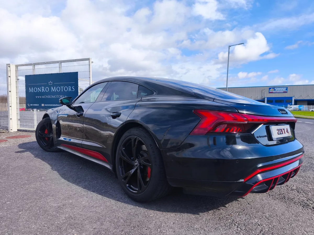 Audi e-tron GT 522HP QUATTRO *PAN ROOF* - Image 5