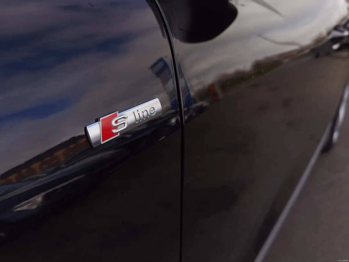 AUDI Q4 E-TRON 80KWH S LINE - Image 2