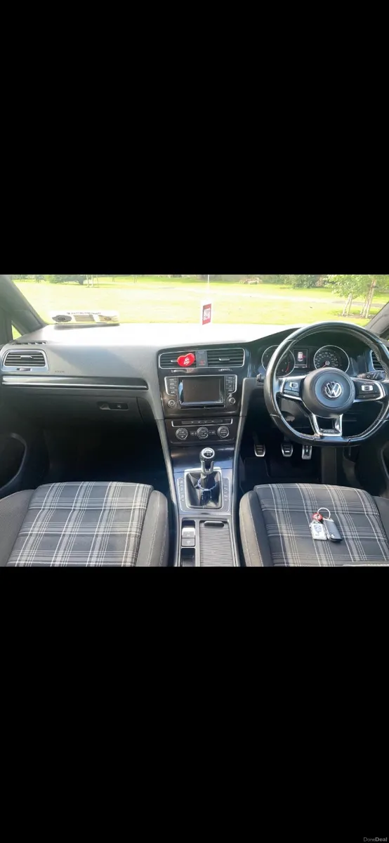 2015 Golf GTD - Image 2