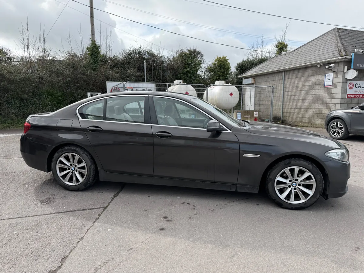 2015 BMW 5-Series - Image 2