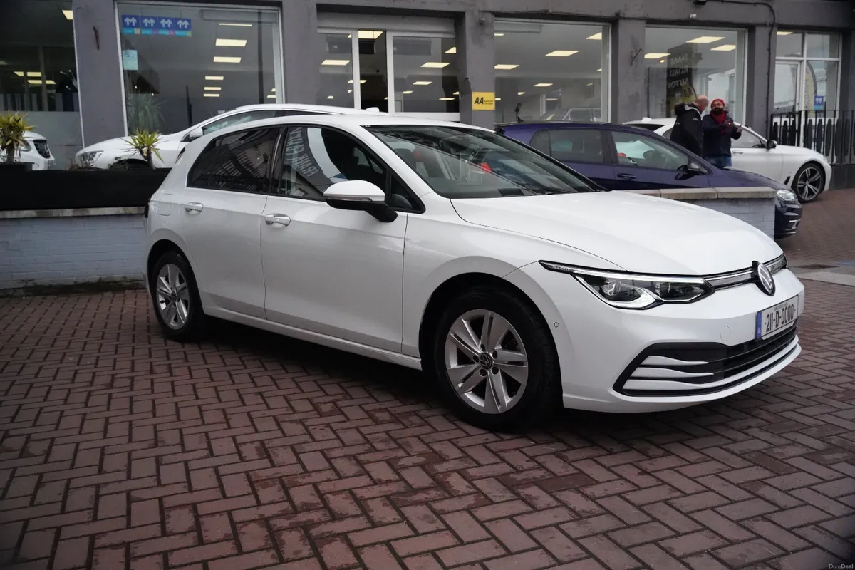 1,0TSI  COMFORTLINE PLUS 5DR HATCHBACK AUTOMATIC / - Image 2