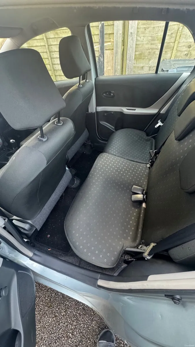 Toyota Yaris 2008 - Image 4