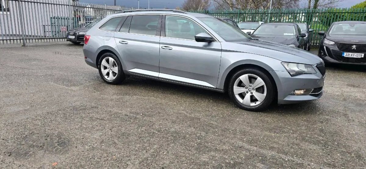 Skoda superb estate - Image 2