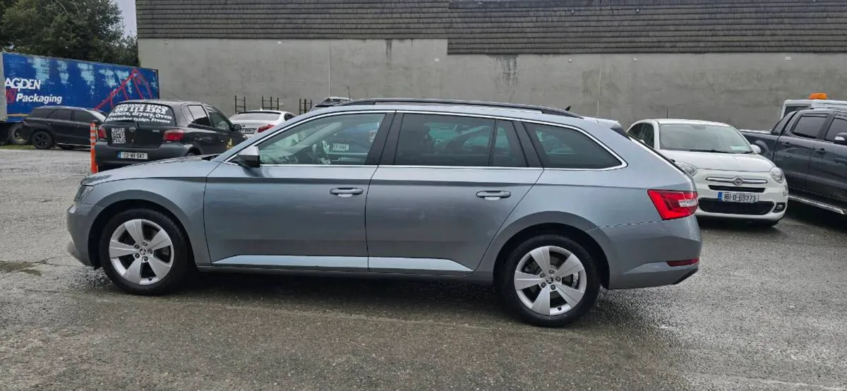 Skoda superb estate - Image 4