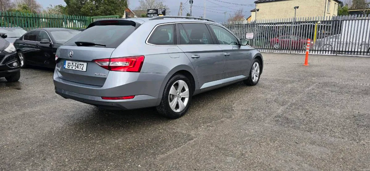 Skoda superb estate - Image 6