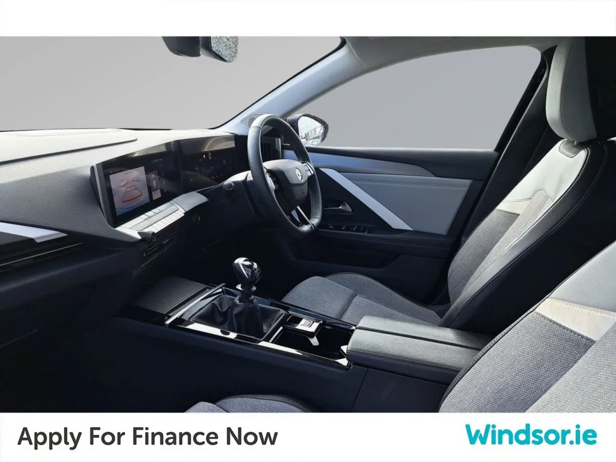 Opel Astra Elegance 1.2 Turbo 130PS 6 Speed - Image 4