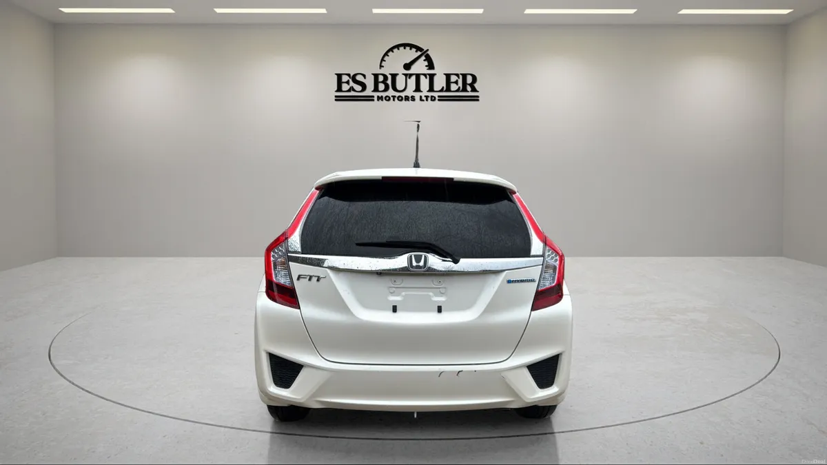 2017 Honda Fit 1.5L PETROL HYBRID 1YR WARRANTY - Image 4