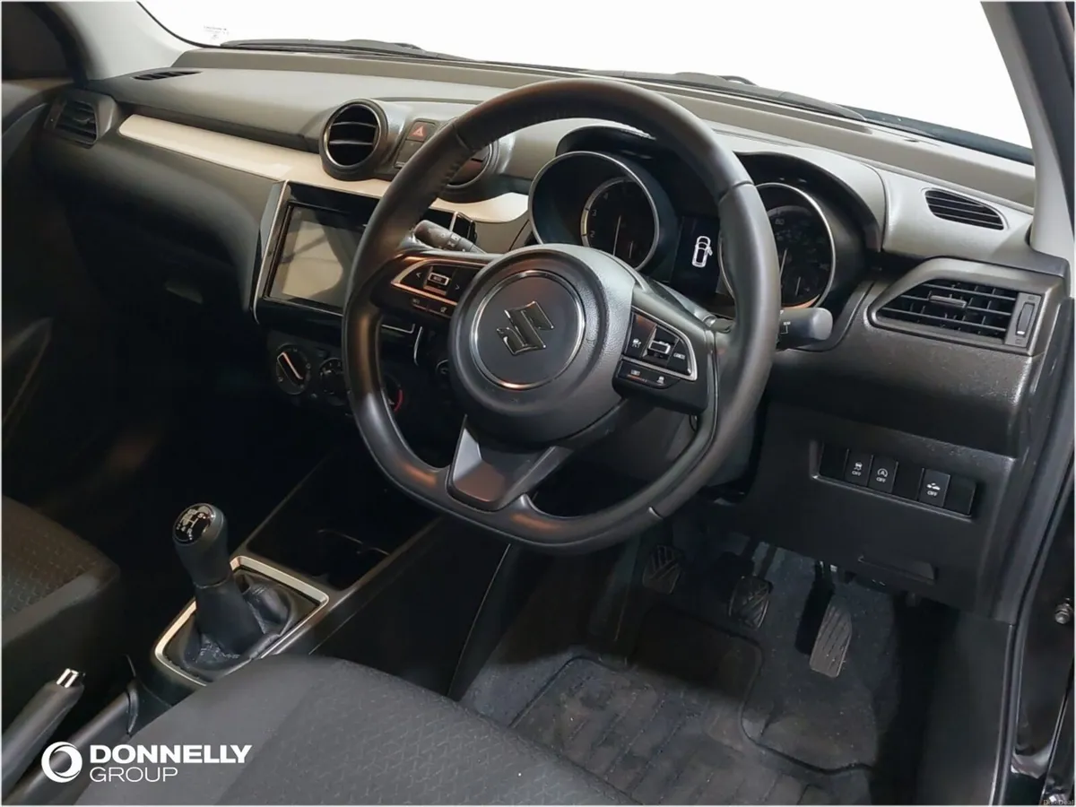 Suzuki Swift Hatchback SZ-L - Image 4