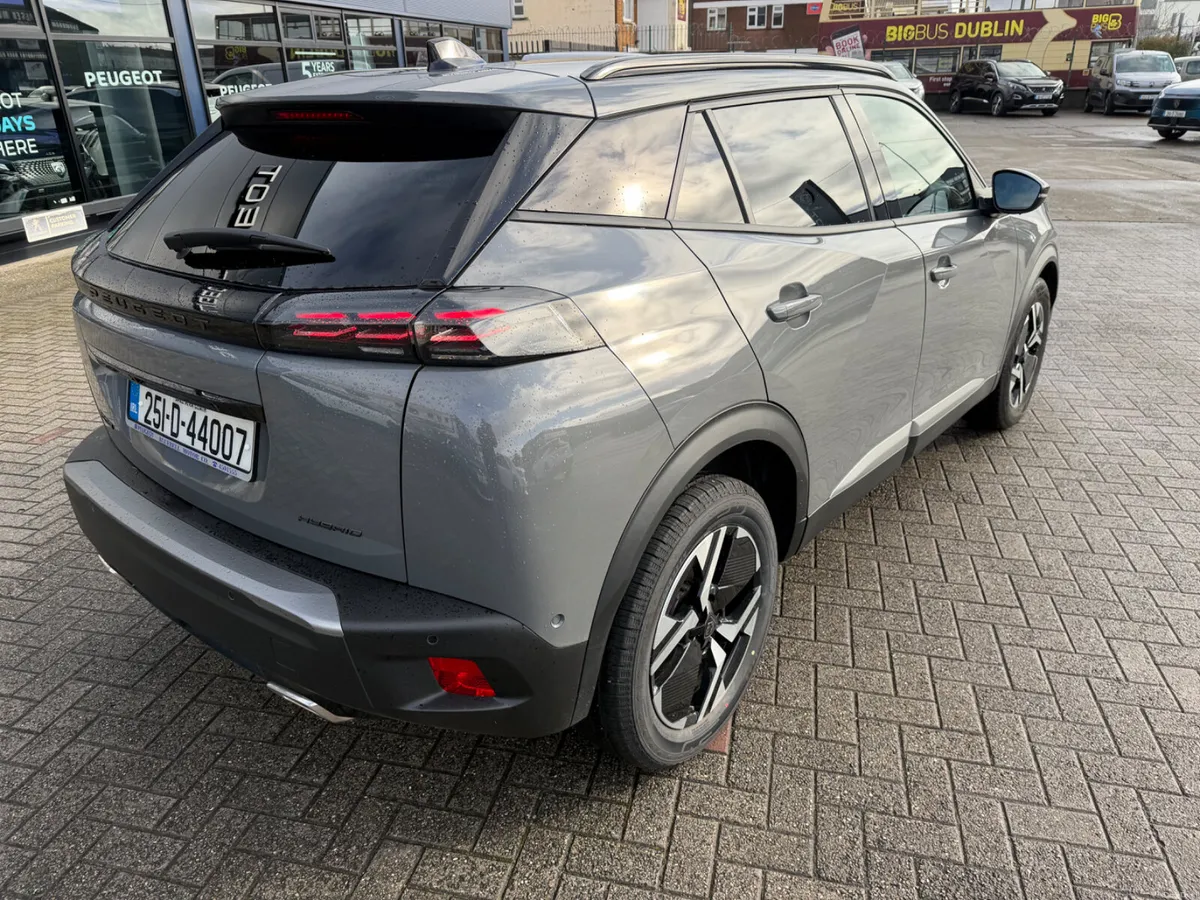 2025 Peugeot 2008 Allure Hybrid - Image 4