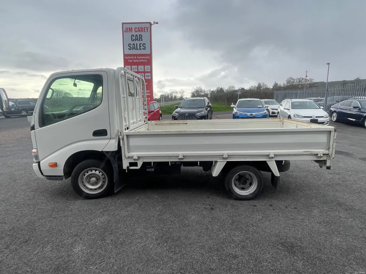 Toyota Dyna 2013-2 with only 90,000km - Image 4