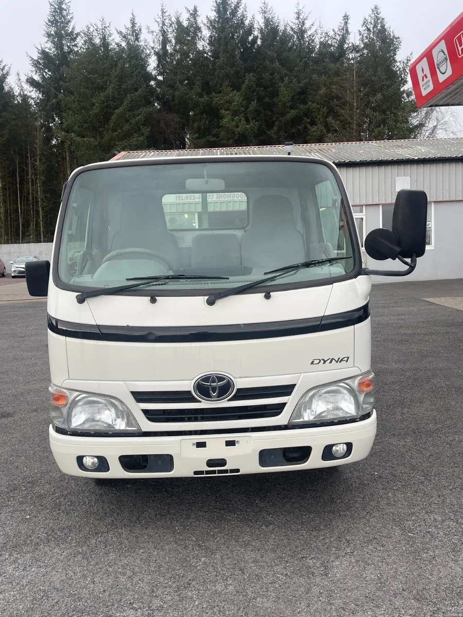Toyota Dyna 2013-2 with only 90,000km - Image 2