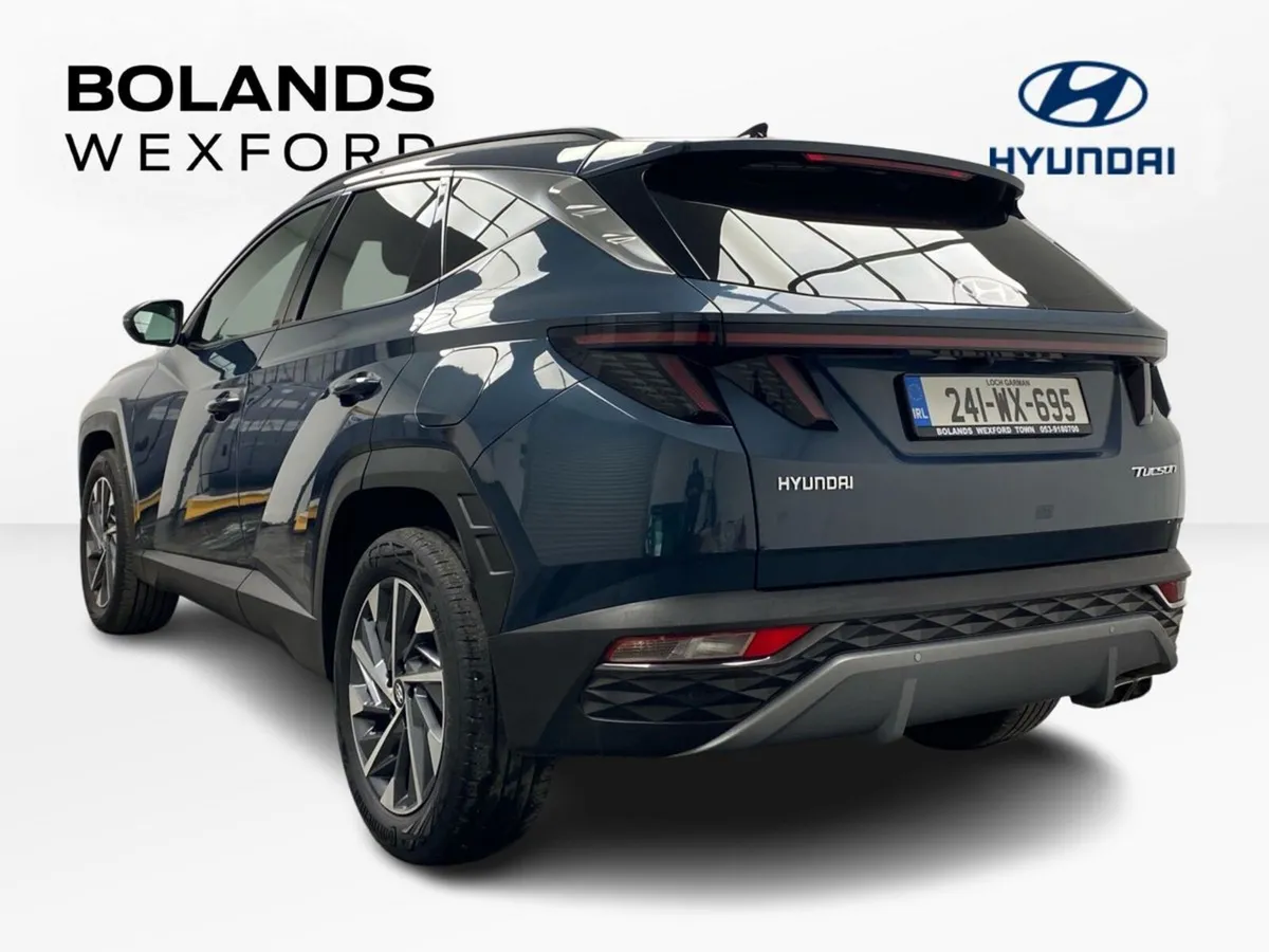Hyundai Tucson 2WD Executive Plus - Image 3