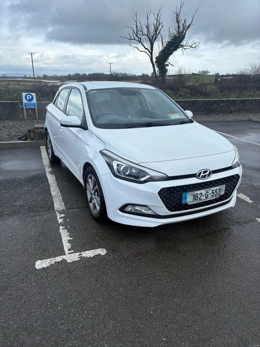 Hyundai i20 Deluxe 2016 - Image 1