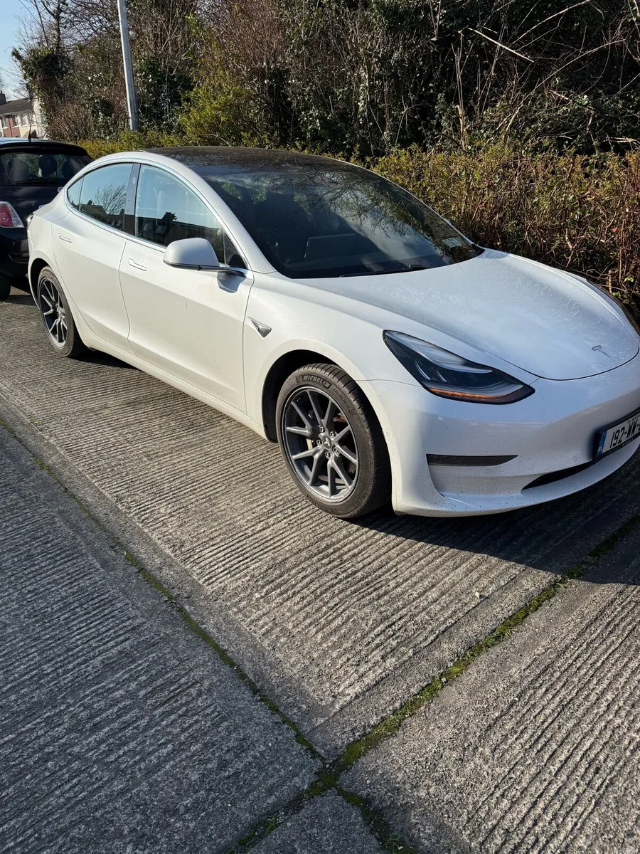 Tesla Model 3 SR+ 192 - NCT 2027 - Black Leather - Image 1