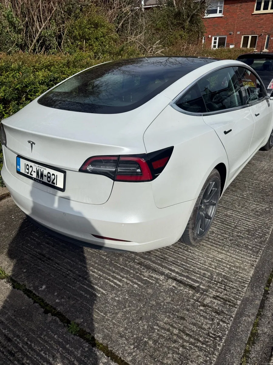 Tesla Model 3 SR+ 192 - NCT 2027 - Black Leather - Image 4