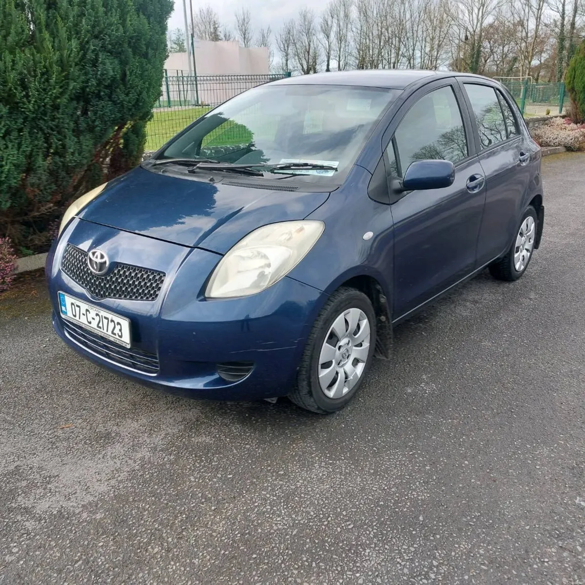 toyota yaris only 174000 kl nct 10/26tax €2550 - Image 2