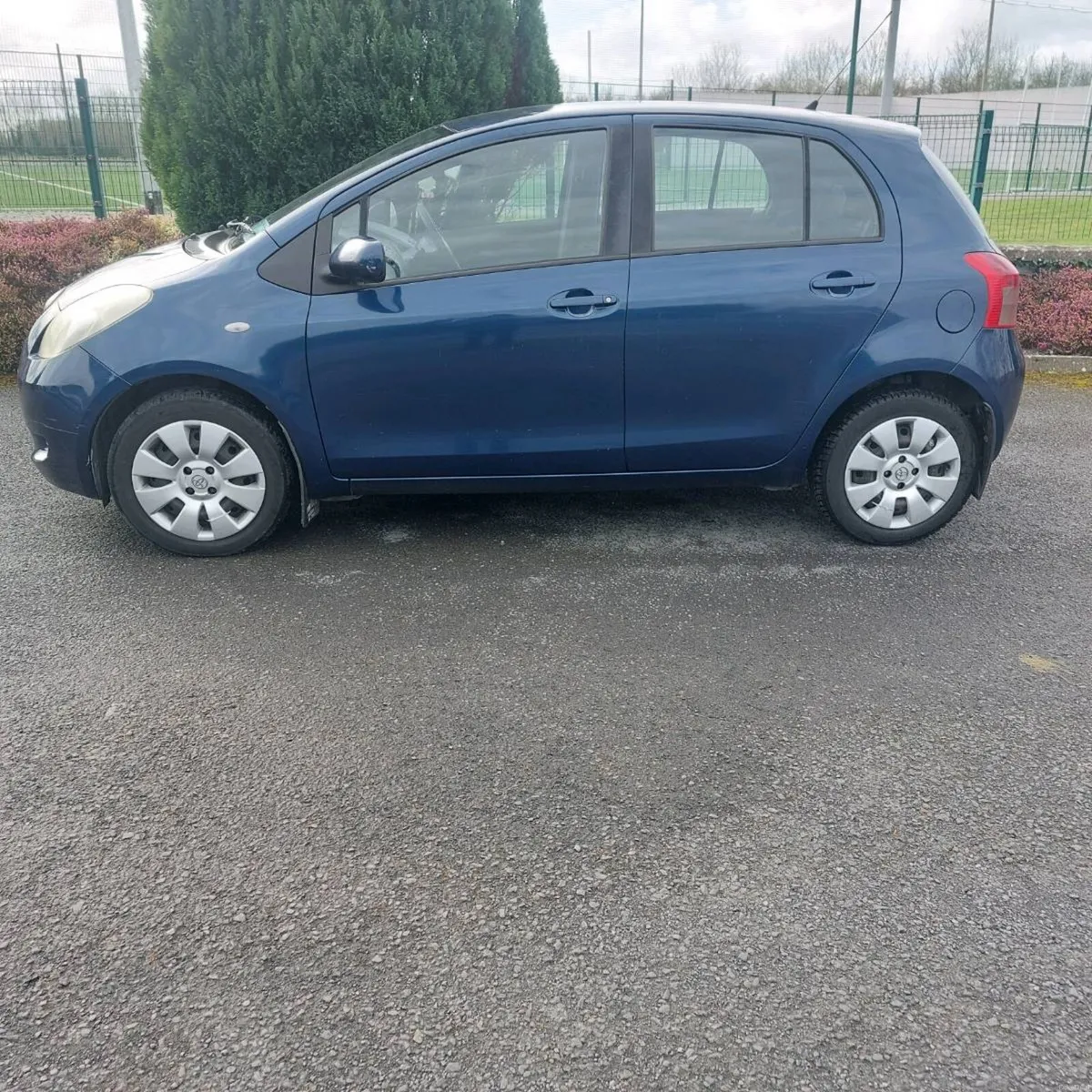 toyota yaris only 174000 kl nct 10/26tax €2550 - Image 3