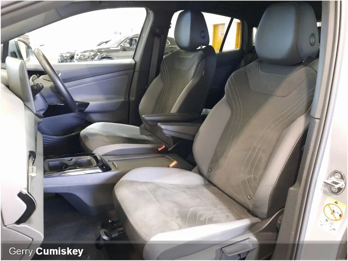 Volkswagen ID.5 Match Pro | 286 BHP |  77kWh Batte - Image 2