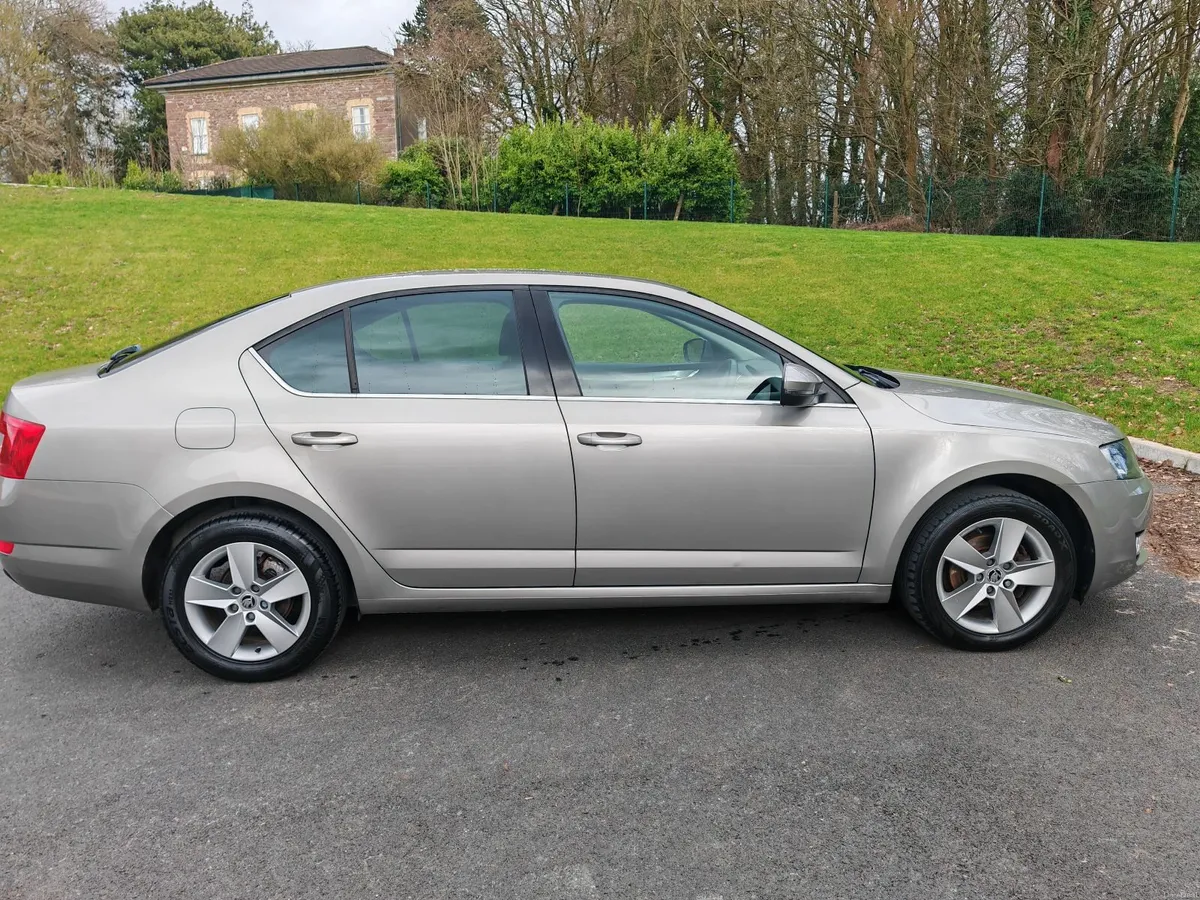 2015 (152) Skoda Octavia 1.6 TDI Ambition | NCT 11 - Image 3