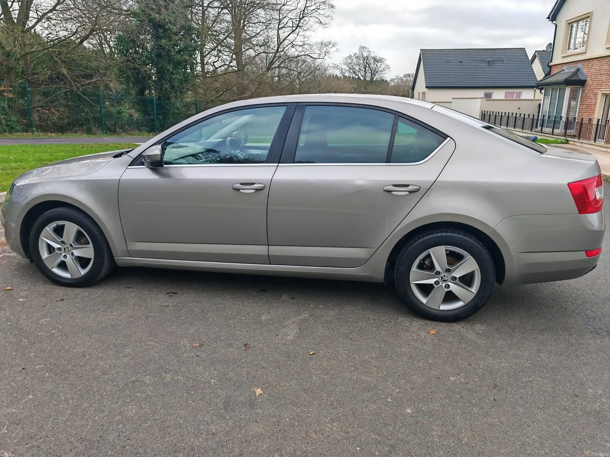 2015 (152) Skoda Octavia 1.6 TDI Ambition | NCT 11 - Image 4