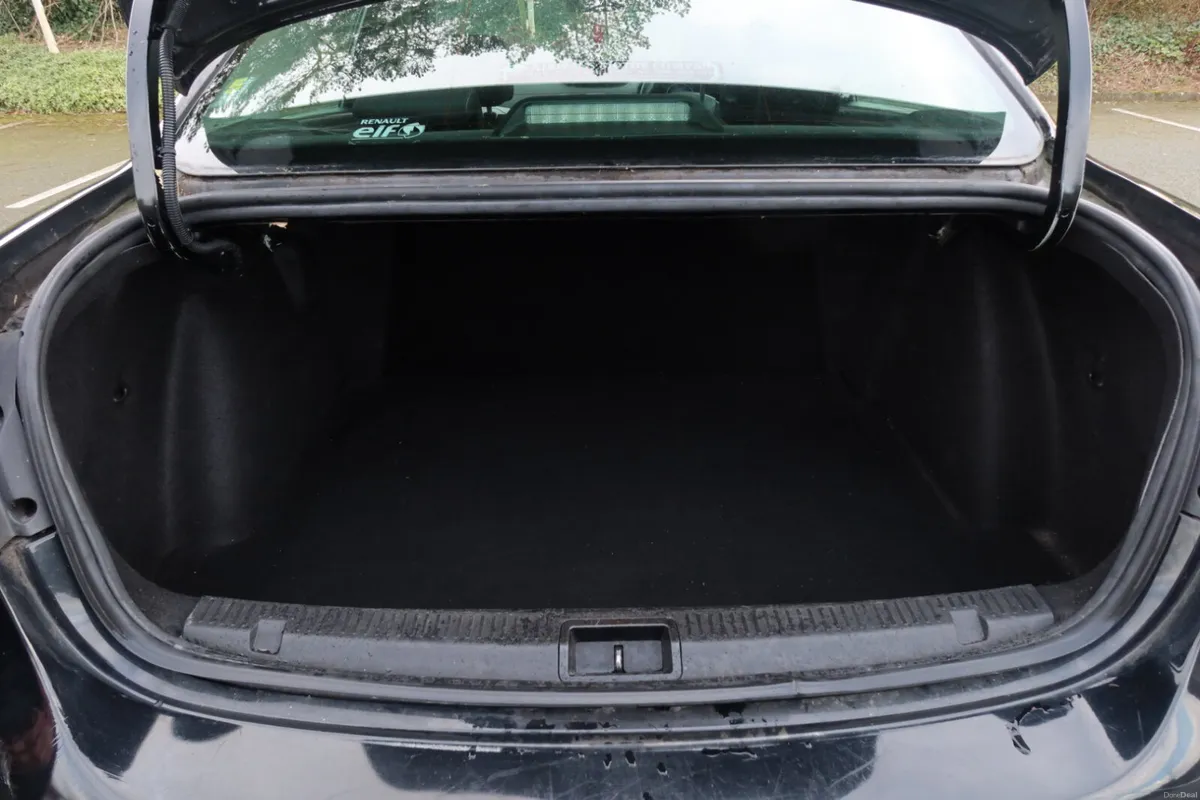 Renault Fluence 2013 - Image 4