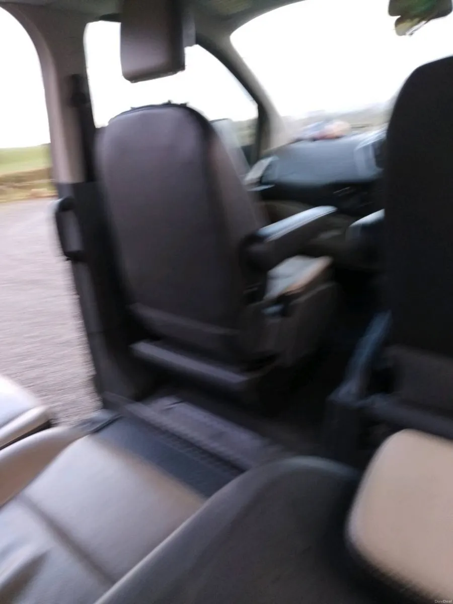 8 seater Ford  Tourneo custom - Image 4
