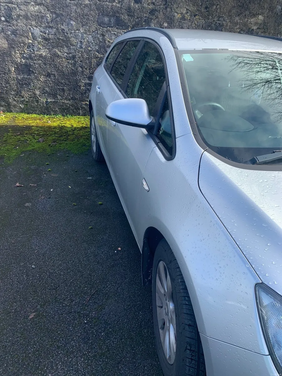 Opel Astra 2015 - Image 2