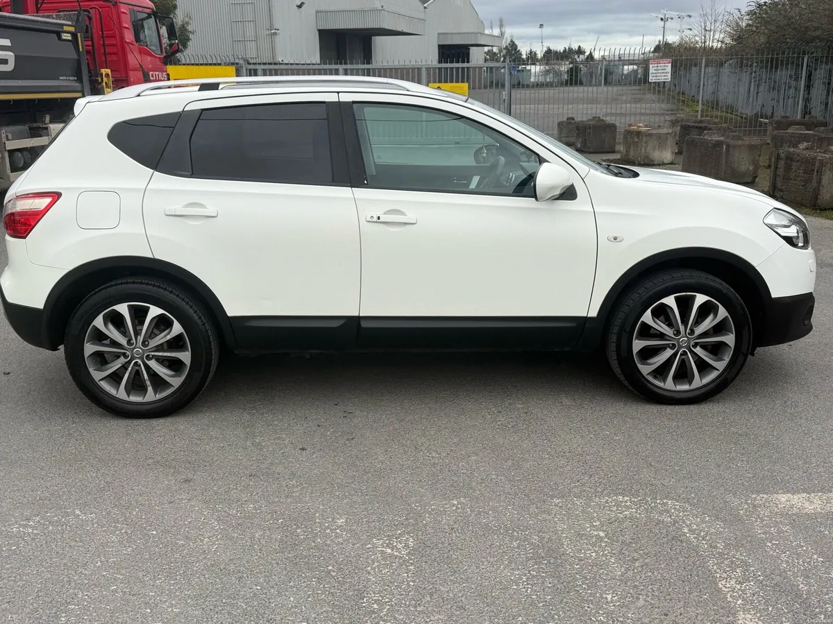 Nissan qashqai 2011 top spec model - Image 4