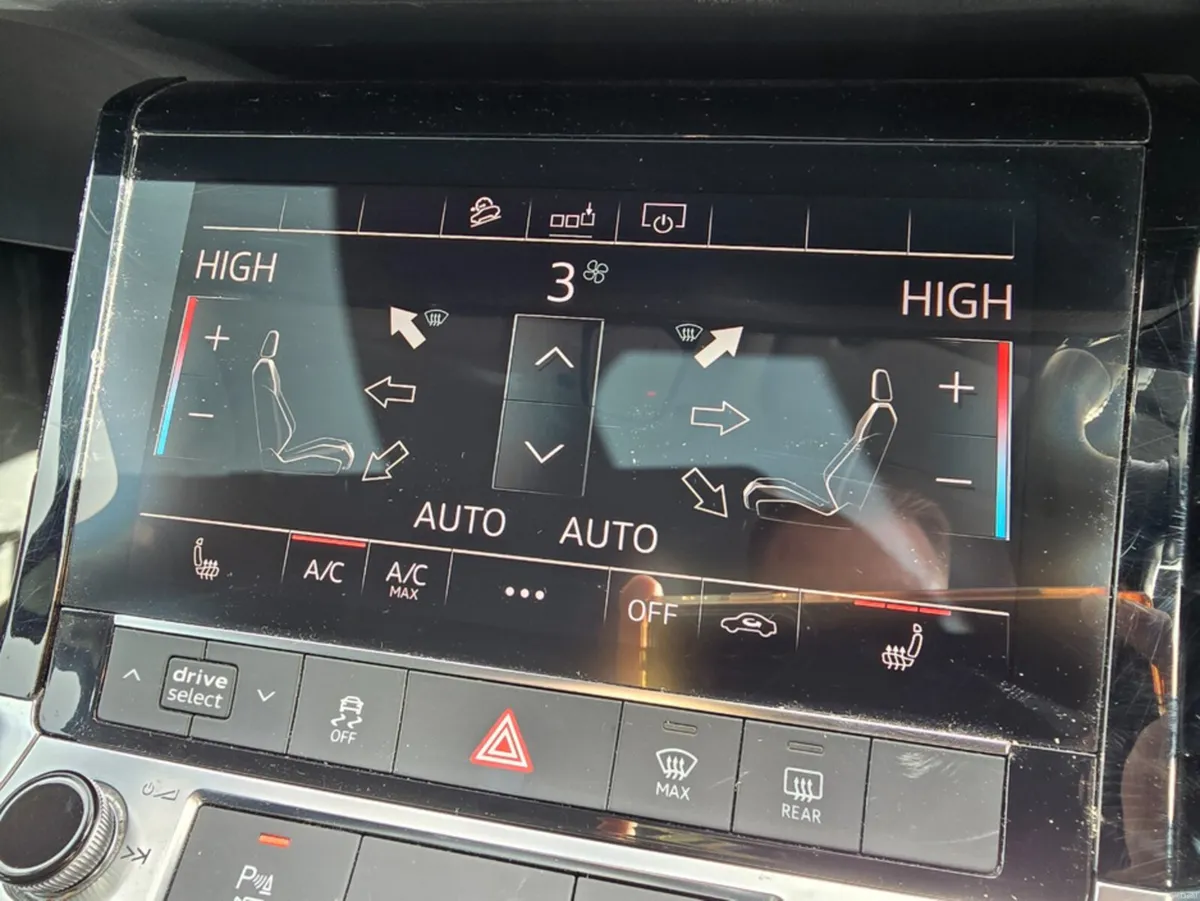 Audi e-tron TECHNIK 50 QUATTRO 5DR AUTO - Image 3