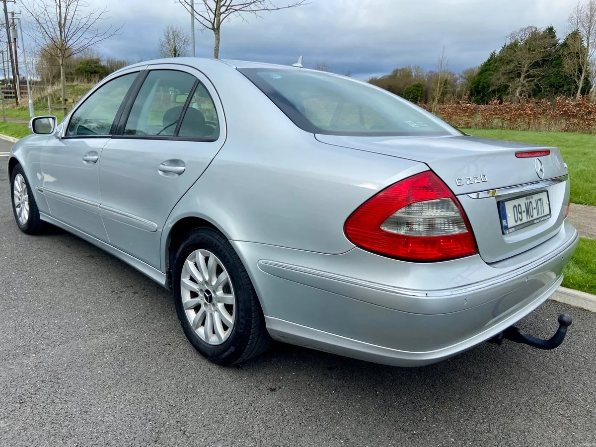 Mercedes-Benz E-Class 2009*NCT 09/26* - Image 4