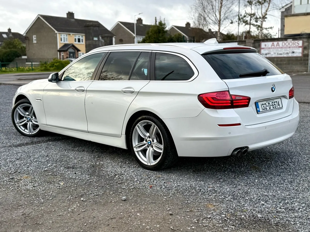 132 Bmw F11 Facelift White Pearl - Image 3