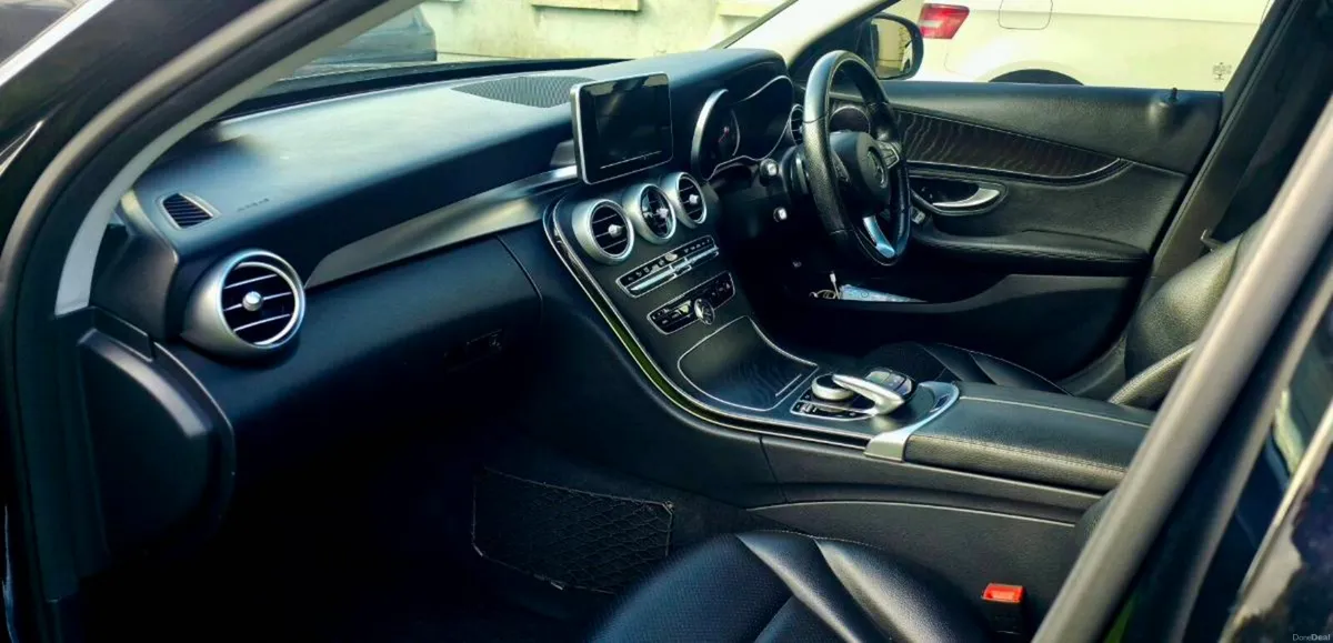Mercedes C200d - Image 2