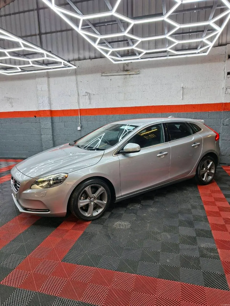 Volvo v40 2014 1.6 automatic nct and tax - Image 1
