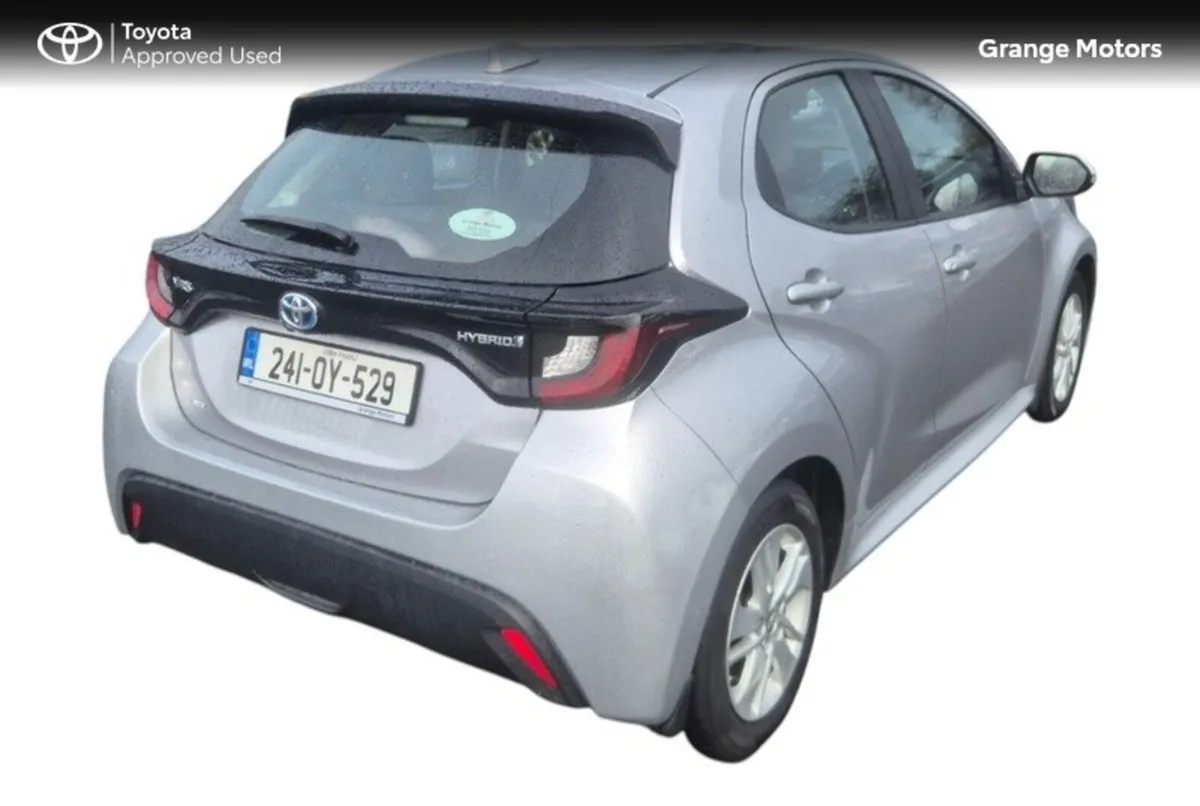 Toyota Yaris 1.5 HYBRID LUNA 5DR - Image 3