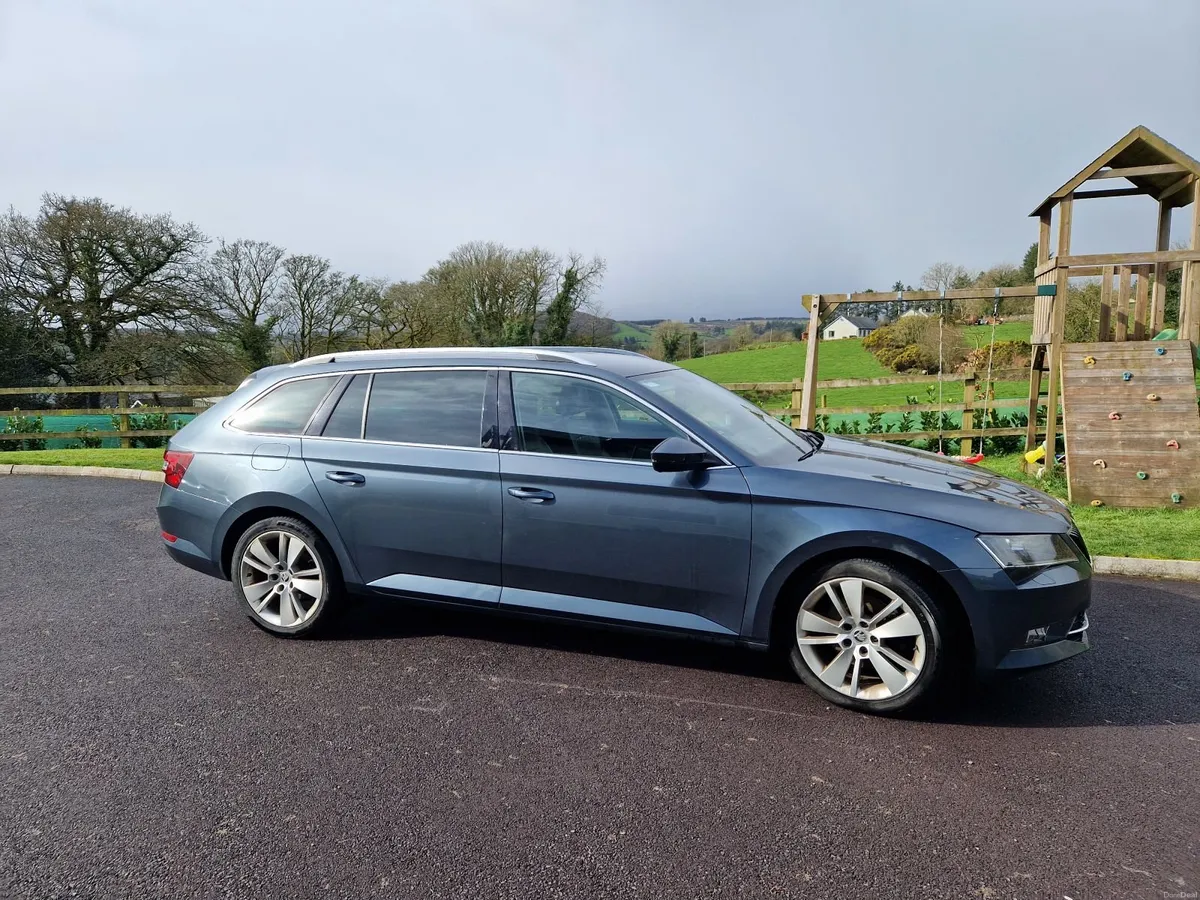 Skoda Superb 2018 - Image 1