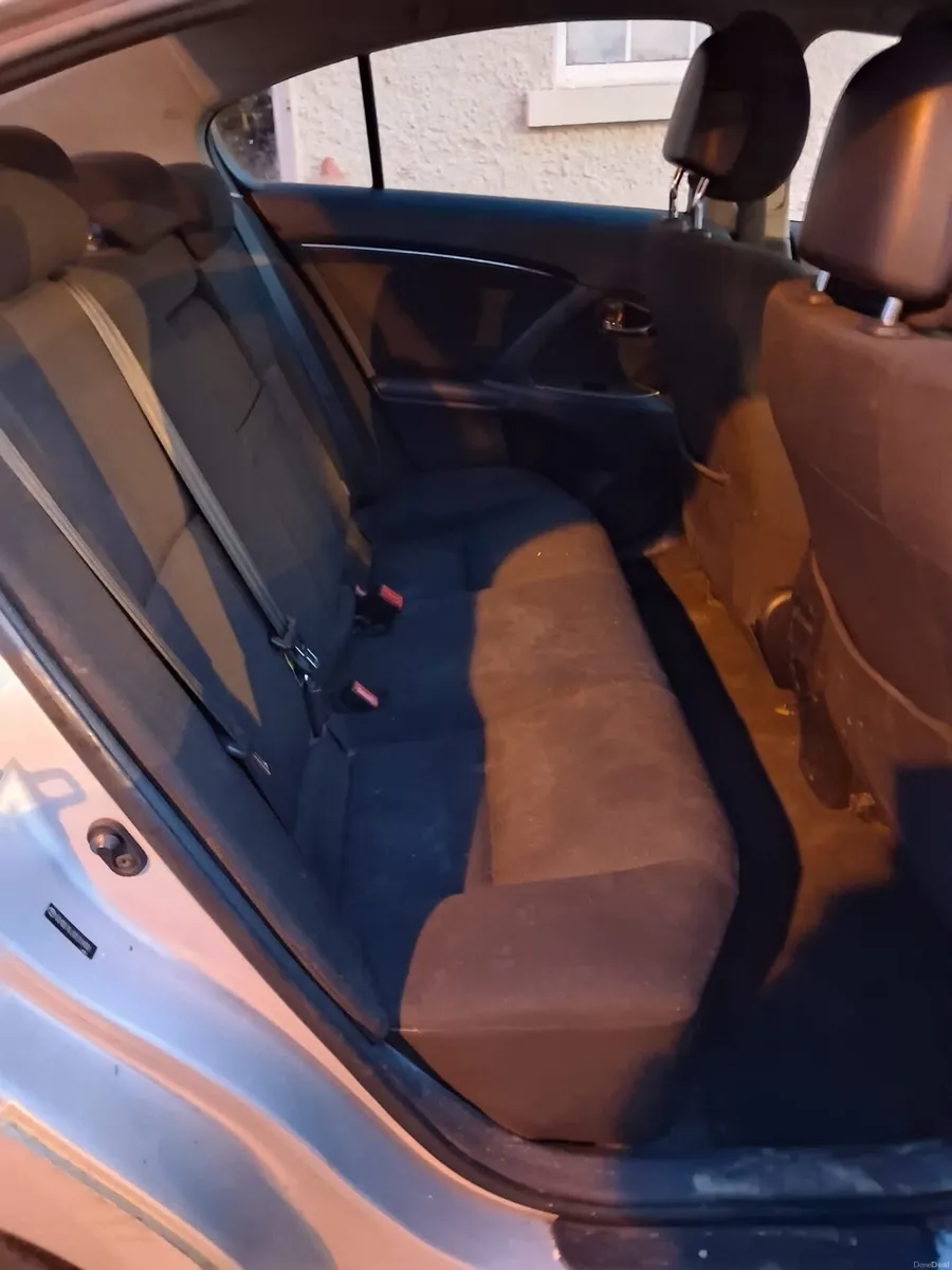 Toyota Avensis - Image 4