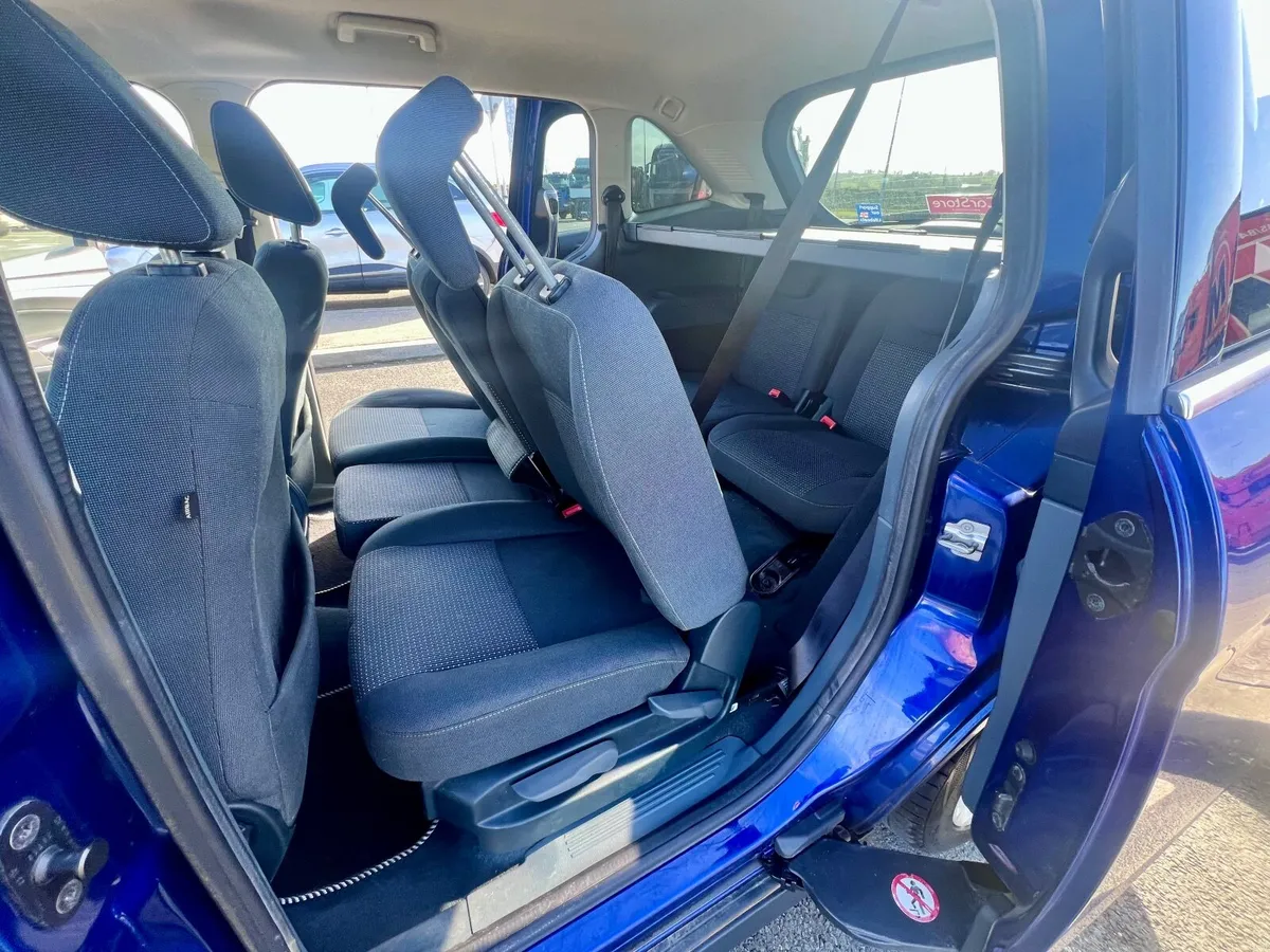 151 2015 Ford Grand C Max 7 Seater 1.6d - Image 2